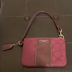 Small Coach Wristlet cranberry
